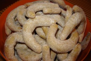 Cornulete cu nuca si vanilie