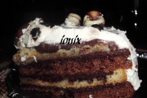 Tort cu cremă de cafea