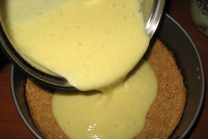 Tarta cu crema de lamaie si bezea