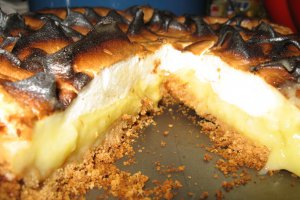 Tarta cu crema de lamaie si bezea