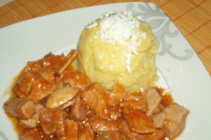 Tochitura a la Gilda cu mamaliguta