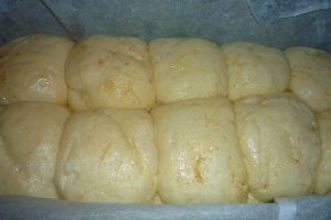 Paine englezeasca cu branza si ceapa