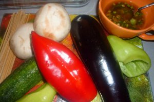 Frigarui de legume delicioase in sos mediteranean