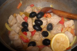 Tocanita de porc pe pat de orez