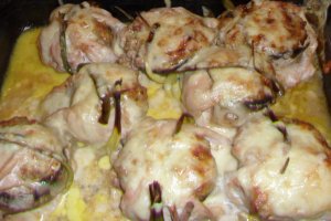 Ciuperci umplute,invelite in piept de pui