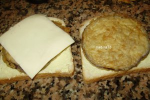 Sandwich-uri  calde cu vinete pane sau cu   mozzarella