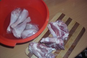 Fasole verde cu pui şi porc