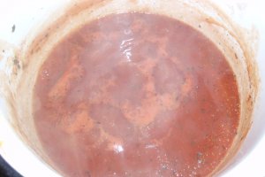Salată de ton cu penne în sos de tomate