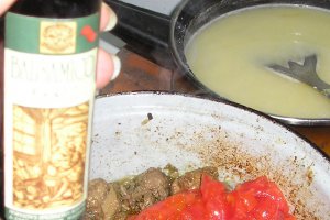 Ficatei de pui cu otet balsamic si mamaliguta