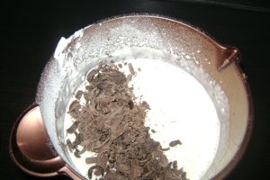 Tort  de ciocolata "Dots" cu visine din alcool
