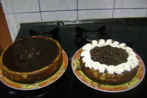 Tort  de ciocolata "Dots" cu visine din alcool