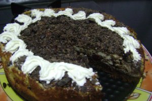Tort  de ciocolata "Dots" cu visine din alcool