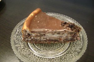 Tort  de ciocolata "Dots" cu visine din alcool