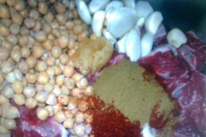 Carne de oaie cu humus