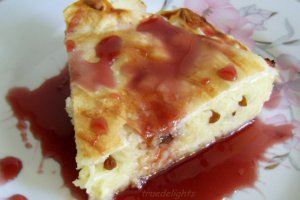 Placinta cu paste si sos de vin rosu