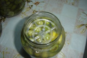Masline verzi conservate in saramura si ulei de masline- specific tarilor arabe