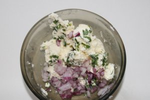 Rosii umplute cu crema de branza