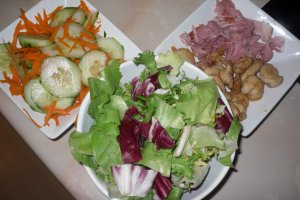 Salata bulgareasca cu piept de pui