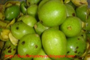 Dulceata de nuci verzi