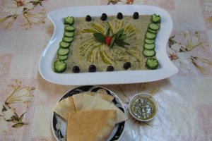 Salata de vinete cu pasta de susan- Mutabal betinjean –specifica tarilor arabe