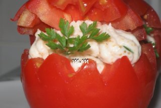 Rosii umplute cu salata de icre 