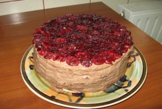 Tort de ciocolata cu visine