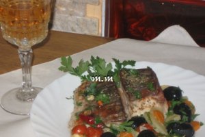 Somn cu legume si masline la cuptor