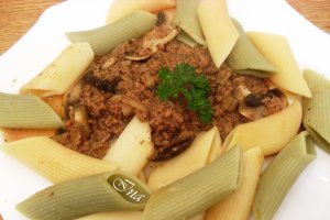 Pennoni cu sos de carne si ciuperci