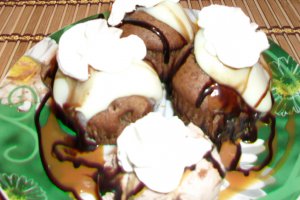 Briose cu Nesquik , budinca si inghetata