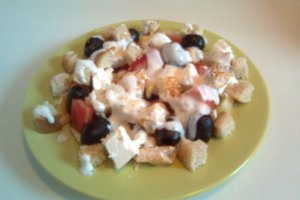 Salata de pui cu sos de iaurt