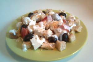 Salata de pui cu sos de iaurt