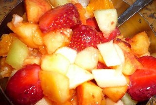 Salata delicioasa de fructe proaspete
