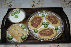 “Sfiha” sau  “Lahm bi’ajin”-Placinte  cu carne