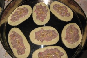 “Sfiha” sau  “Lahm bi’ajin”-Placinte  cu carne