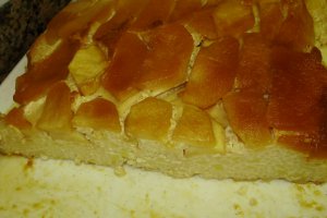 Budinca de paste cu branza si mere caramelizate