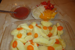 Cartofi cu legume si sote de ciuperci
