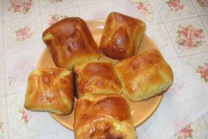 Brinzoaice (din aluat pentru cozonac)