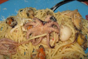 Spaghete  cu  fructe  de  mare