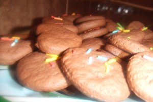 Biscuiti cu cacao, cafea si scortisoara