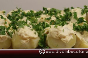 Rasol de somn pe pat de cartofi si maioneza
