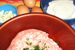 Chiftele pufoase din carne, reteta casei