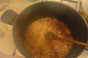 Varza calita cu piept de porc afumat