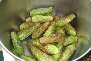 Dovlecei zucchini umpluti cu carne de vita in supa de iaurt cu garnitura de orez