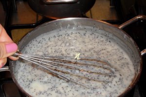 Crema de lapte si mac (pentru clatite)