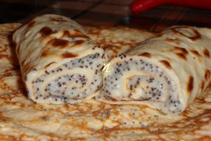 Crema de lapte si mac (pentru clatite)