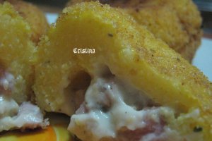 Găluşte de mămăligă cu şuncă şi ciuperci
