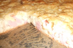 Tarta aperitiv cu parizer si ciuperci