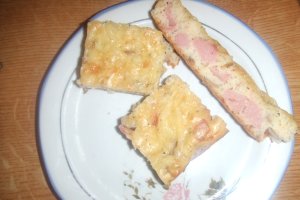 Tarta aperitiv cu parizer si ciuperci