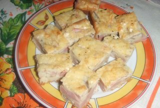 Tarta aperitiv cu parizer si ciuperci