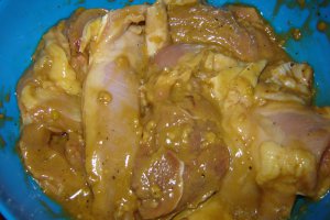 Pulpa de curcan marinata, cu sos de rosii